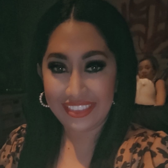 Meet your Posher, Liza - Picture 1 of 1